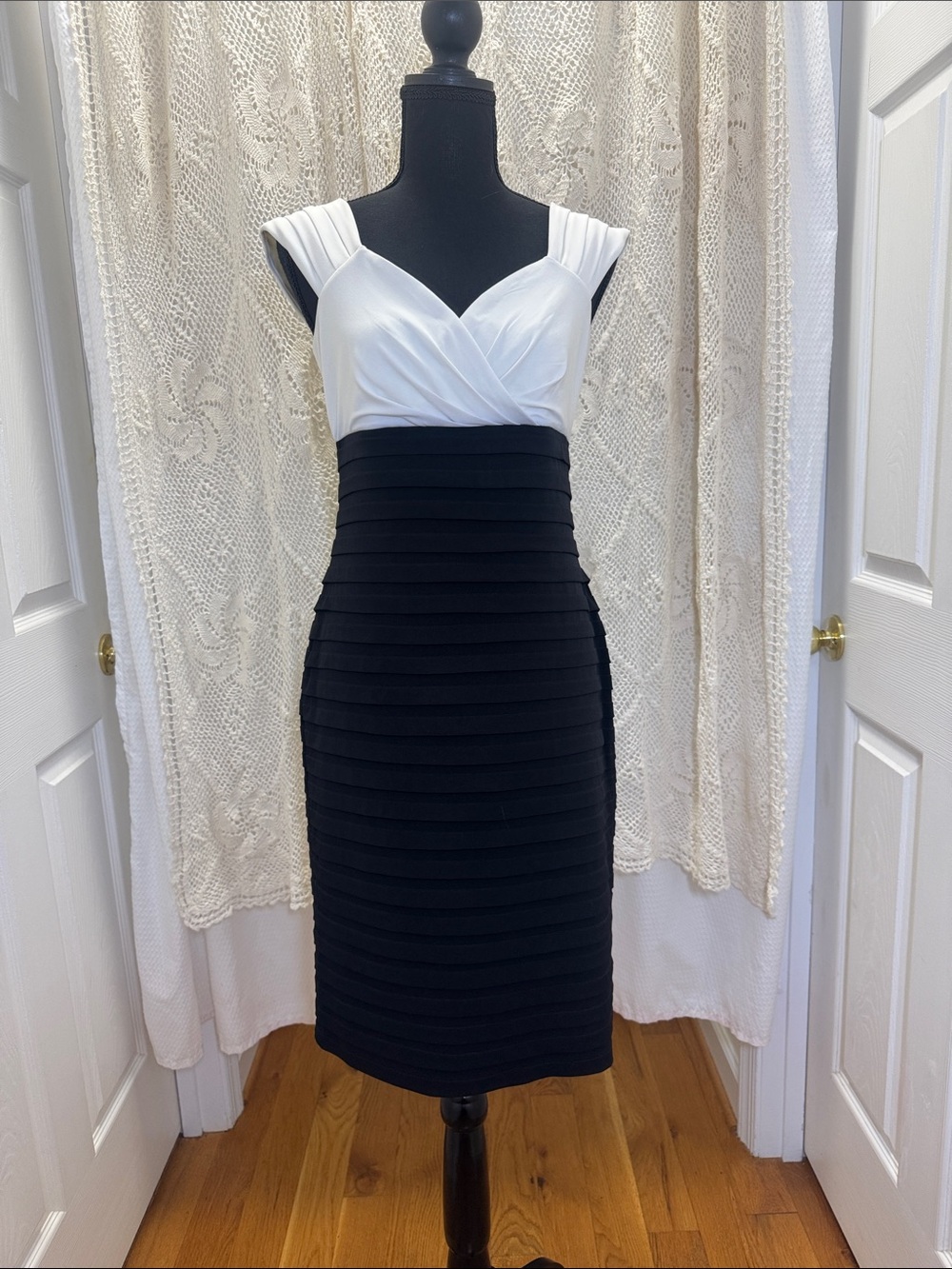 London Times Two-Tone White and Black Midi Sheath Dress